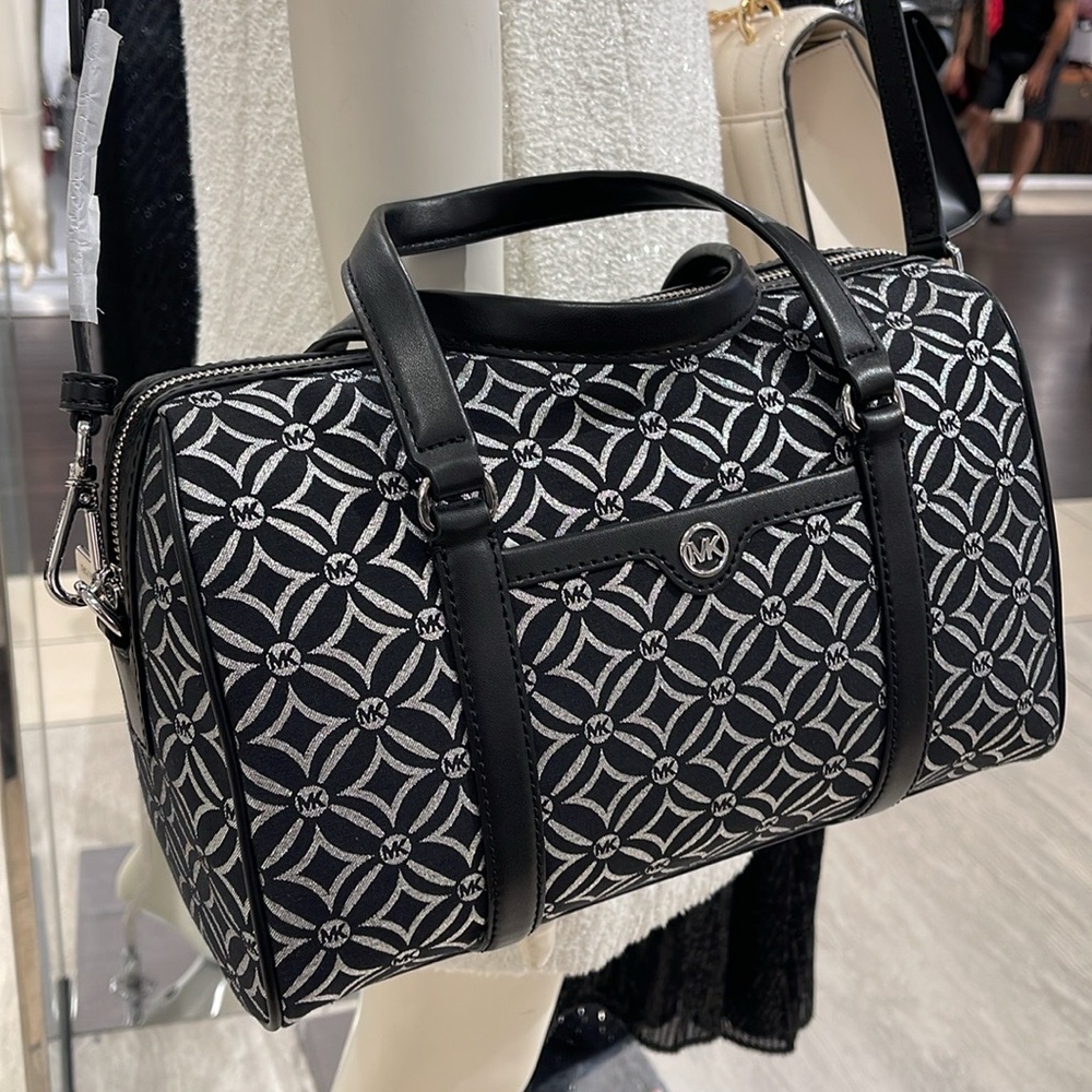 MICHAEL KORS JST TRAVEL MEDIUM DUFFLE SATCHEL SHOULDER CROSSBODY BAG MK BLACK - Picture 3 of 16